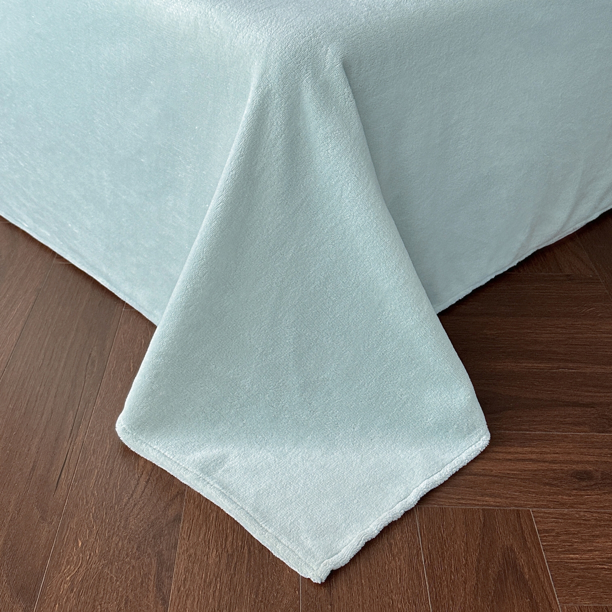 91家纺网 家纺一手货源 找家纺 你好美丽 2025新款立体雕花牛奶绒双层花边四件套-玛丽系列 玛丽蓝