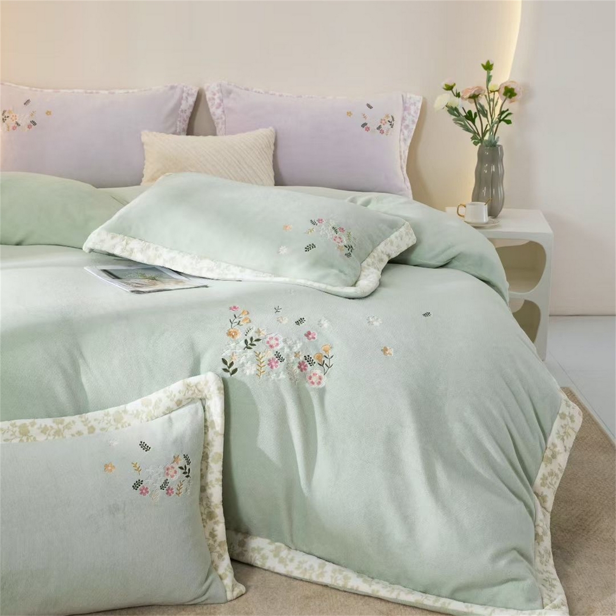 91家纺网 家纺一手货源 找家纺 玖琳家纺 2025新款双面240克全消牛奶绒铂金牛奶绒四件套-漫影系列 清草绿