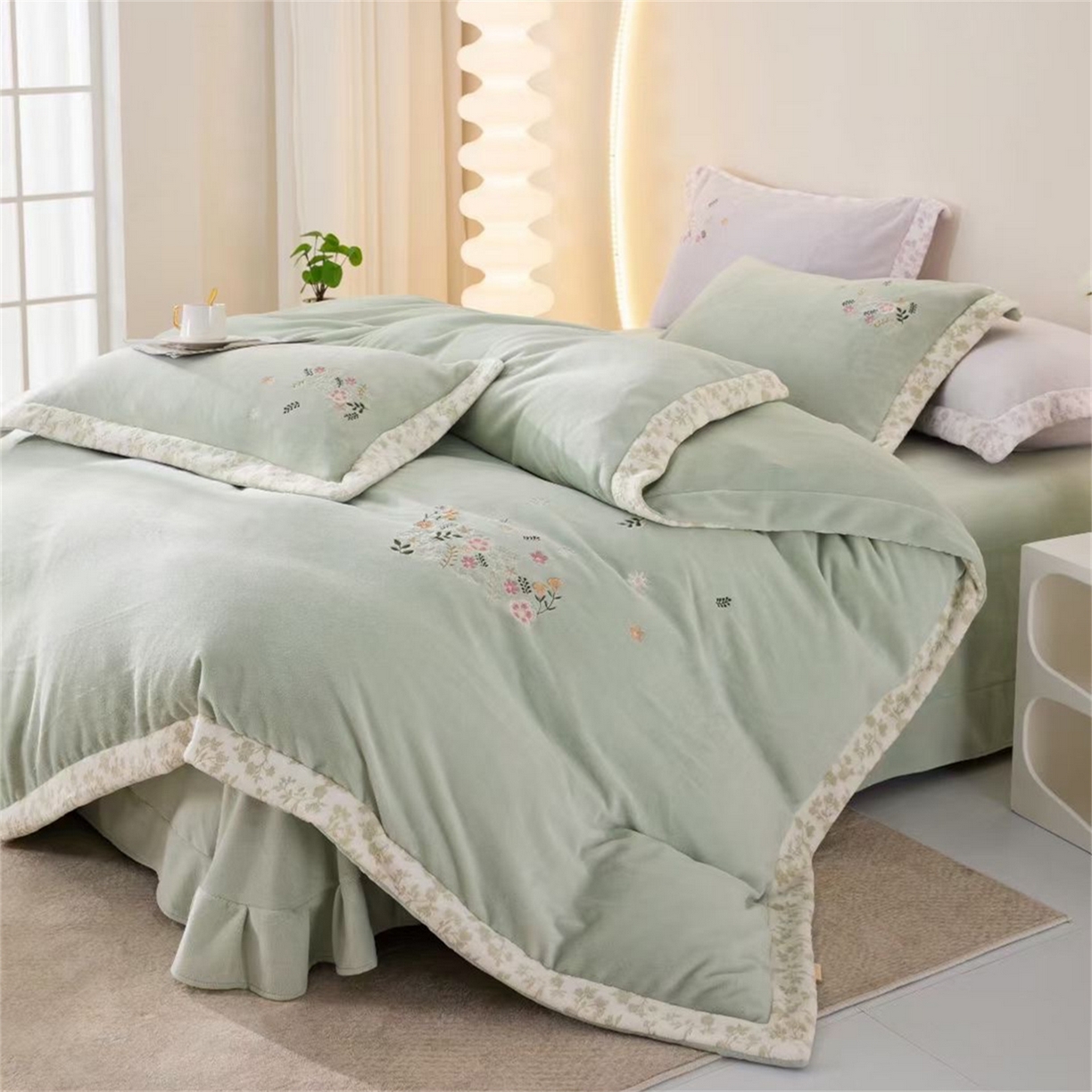 91家纺网 家纺一手货源 找家纺 玖琳家纺 2025新款双面240克全消牛奶绒铂金牛奶绒四件套-漫影系列 清草绿