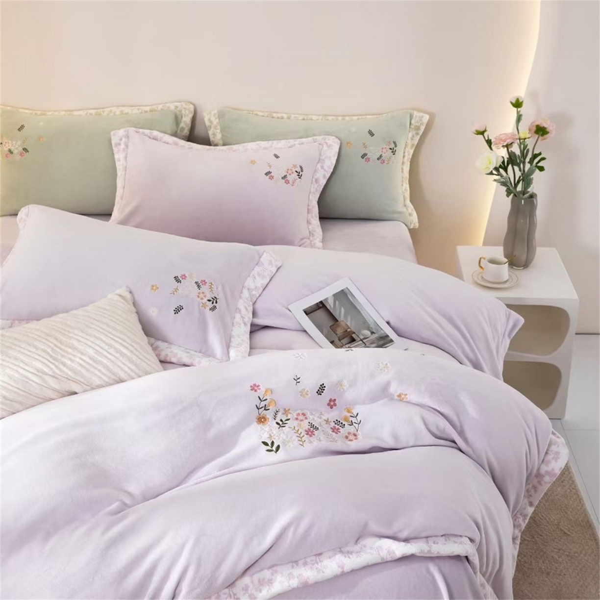 91家纺网 家纺一手货源 找家纺 玖琳家纺 2025新款双面240克全消牛奶绒铂金牛奶绒四件套-漫影系列 香芋紫