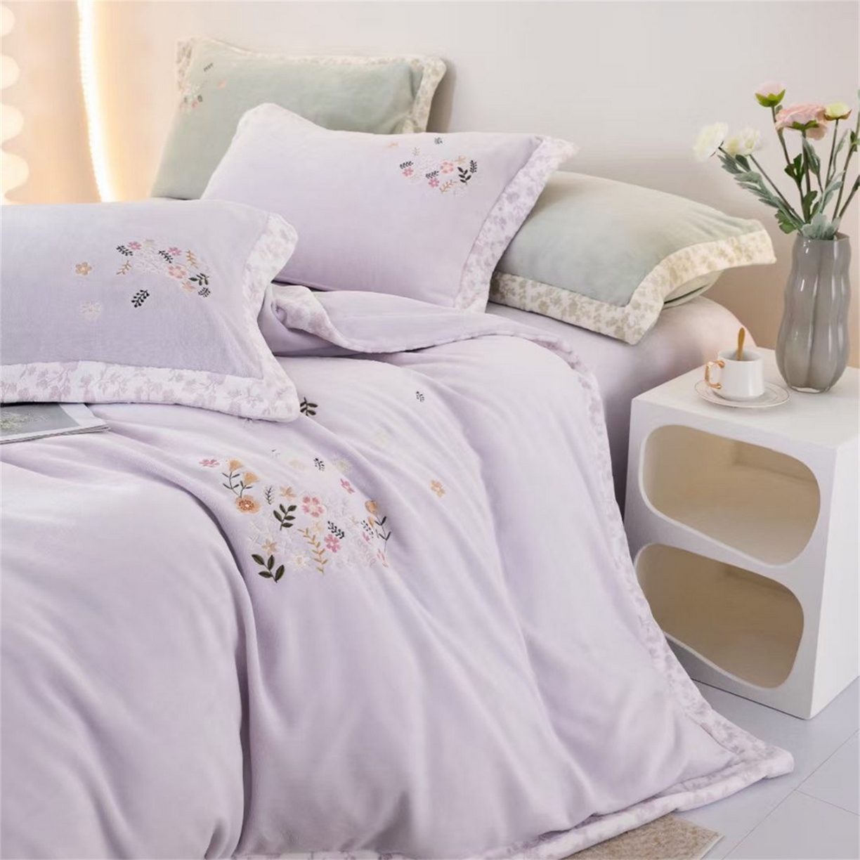 91家纺网 家纺一手货源 找家纺 玖琳家纺 2025新款双面240克全消牛奶绒铂金牛奶绒四件套-漫影系列 香芋紫