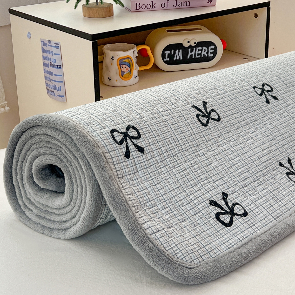 91家纺网 家纺一手货源 找家纺 恒尚居 2025新款双层纱牛奶绒床盖双面两用夹棉床单床垫-秋冬款 四季通用 蝴蝶结-灰【A双层纱-B牛奶绒】