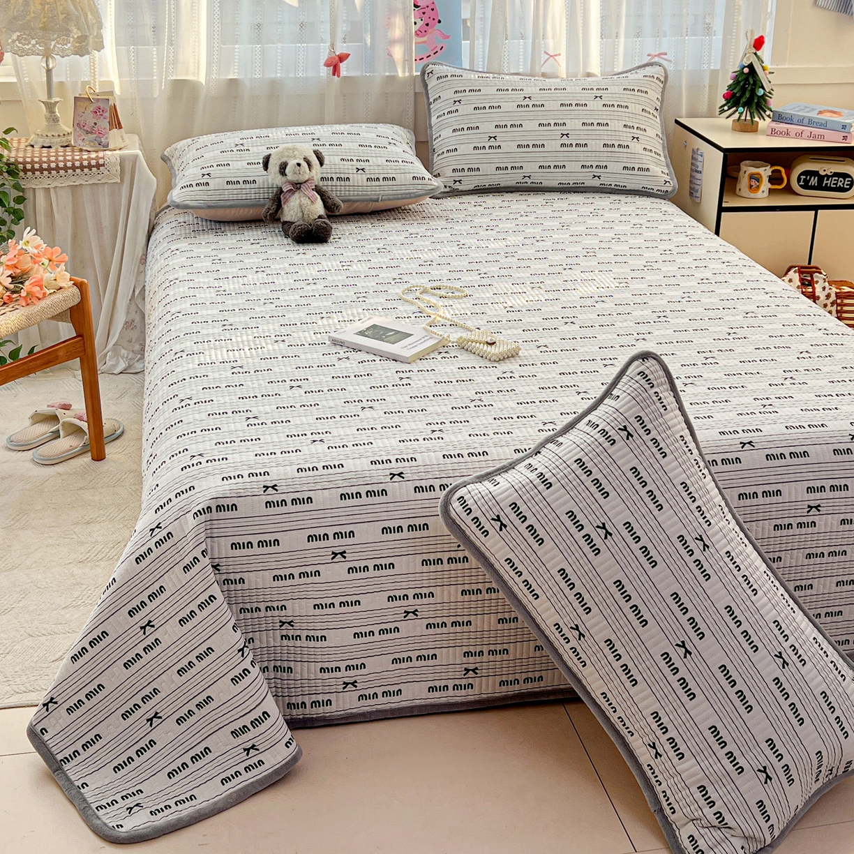 91家纺网 家纺一手货源 找家纺 恒尚居 2025新款双层纱牛奶绒床盖双面两用夹棉床单床垫-秋冬款 四季通用 miu miu【A双层纱-B牛奶绒】