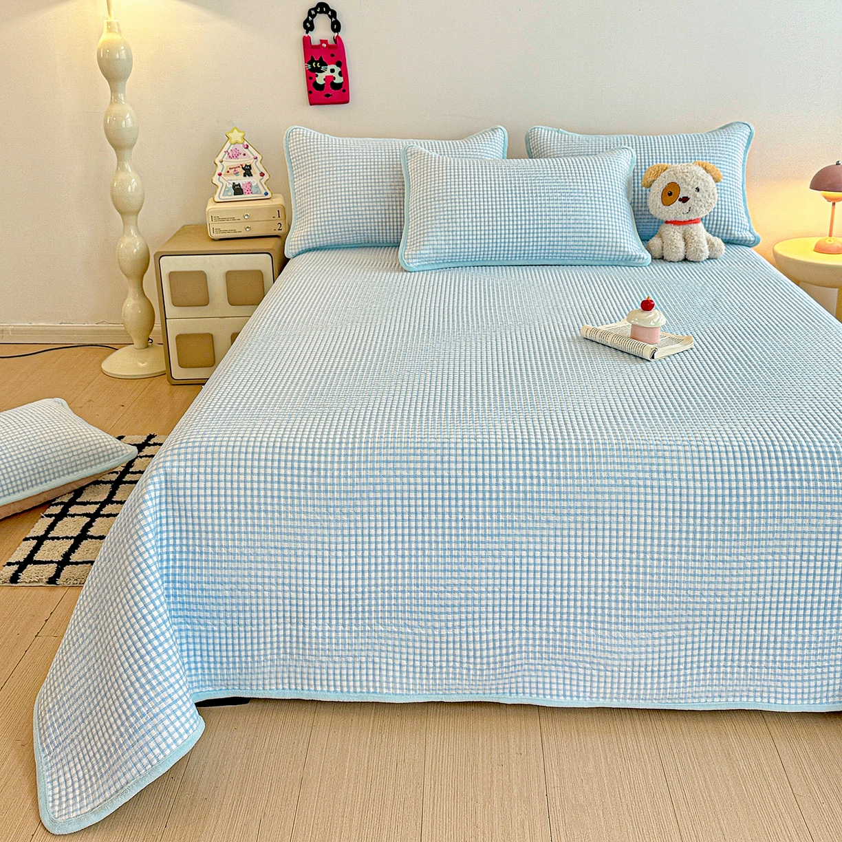 91家纺网 家纺一手货源 找家纺 恒尚居 2025新款双层纱牛奶绒床盖双面两用夹棉床单床垫-秋冬款 四季通用 天蓝格【A双层纱-B牛奶绒】