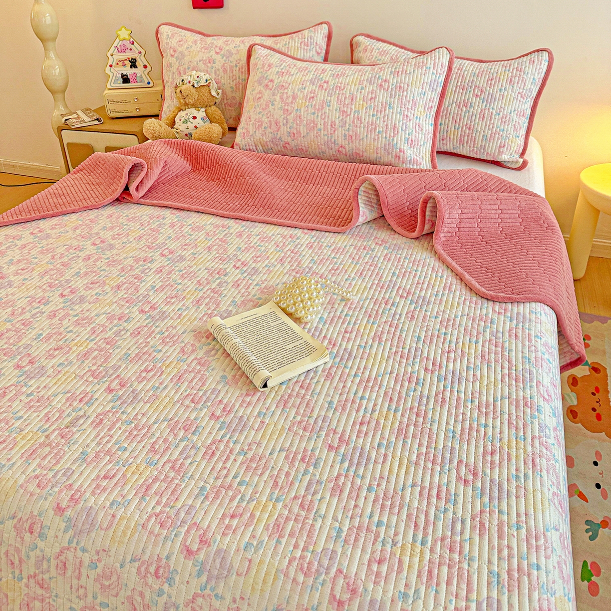 91家纺网 家纺一手货源 找家纺 恒尚居 2025新款双层纱牛奶绒床盖双面两用夹棉床单床垫-秋冬款 四季通用 玫瑰印象【A双层纱-B牛奶绒】