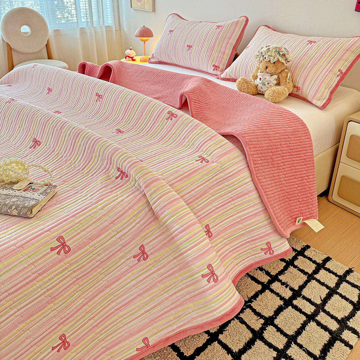 91家纺网 家纺一手货源 找家纺 恒尚居 2025新款双层纱牛奶绒床盖双面两用夹棉床单床垫-秋冬款 四季通用 完美日记【A双层纱-B牛奶绒】