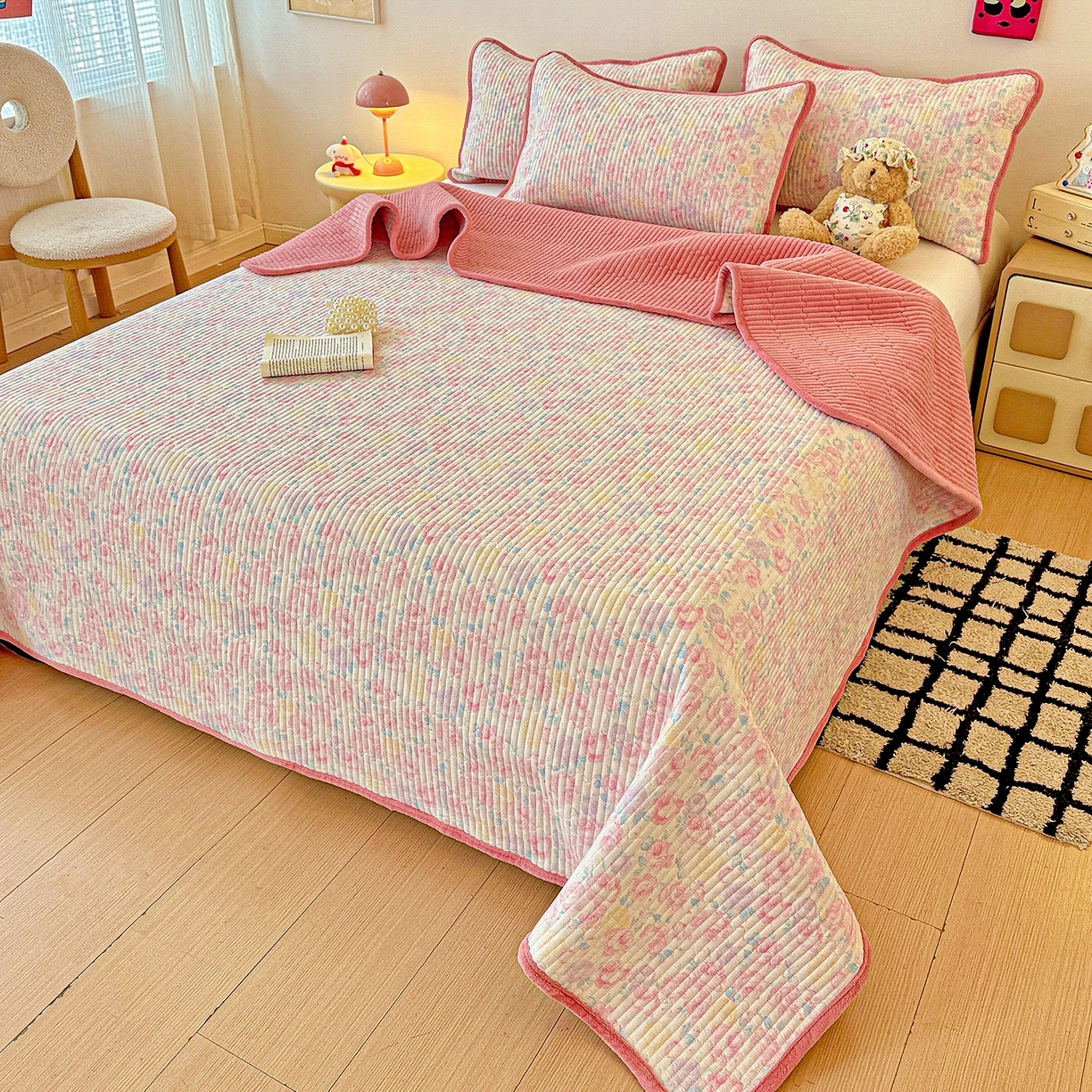 91家纺网 家纺一手货源 找家纺 恒尚居 2025新款双层纱牛奶绒床盖双面两用夹棉床单床垫-秋冬款 四季通用 玫瑰印象【A双层纱-B牛奶绒】