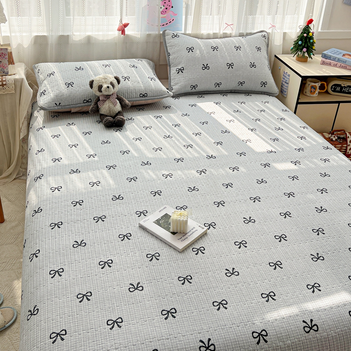 91家纺网 家纺一手货源 找家纺 恒尚居 2025新款双层纱牛奶绒床盖双面两用夹棉床单床垫-秋冬款 四季通用 蝴蝶结-灰【A双层纱-B牛奶绒】