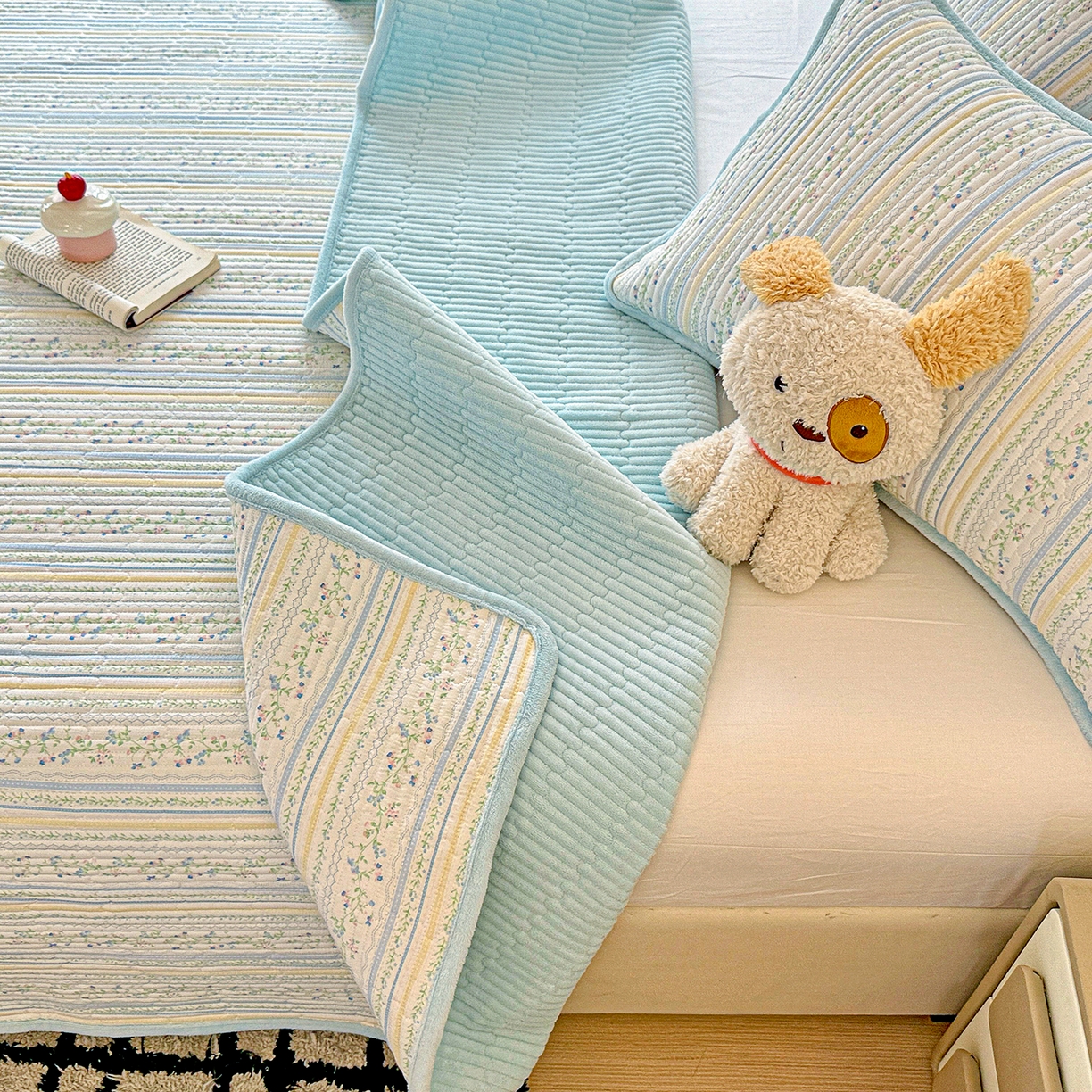 91家纺网 家纺一手货源 找家纺 恒尚居 2025新款双层纱牛奶绒床盖双面两用夹棉床单床垫-秋冬款 四季通用 阳光庄园【A双层纱-B牛奶绒】