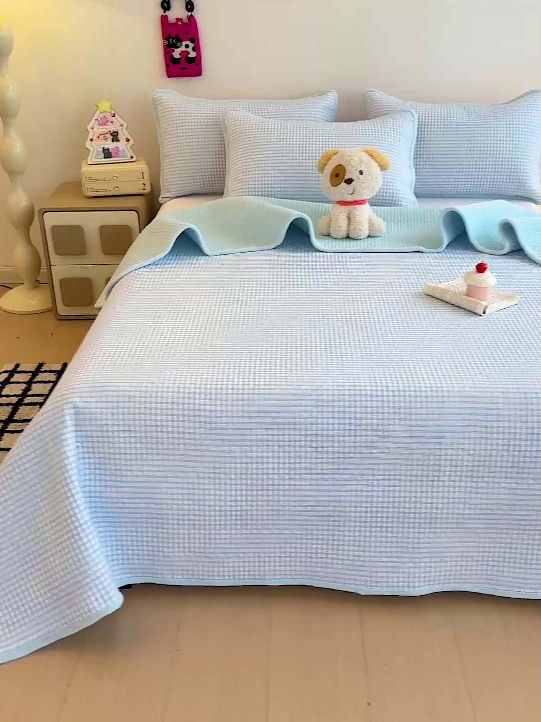 91家纺网 家纺一手货源 找家纺 恒尚居 2025新款双层纱牛奶绒床盖双面两用夹棉床单床垫-秋冬款 四季通用 天蓝格【A双层纱-B牛奶绒】