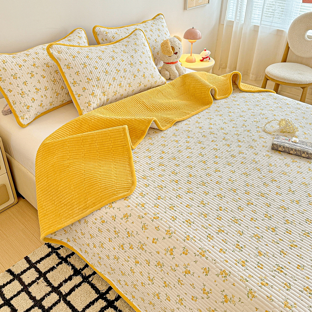 91家纺网 家纺一手货源 找家纺 恒尚居 2025新款双层纱牛奶绒床盖双面两用夹棉床单床垫-秋冬款 四季通用 春日繁花【A双层纱-B牛奶绒】