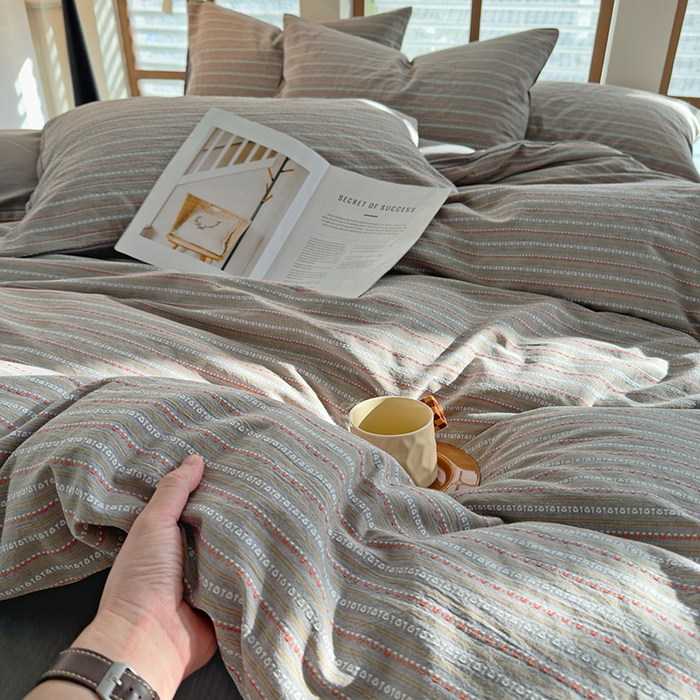 91家纺网 家纺一手货源 找家纺 全美家居 2025新款全棉纯棉色织提花水洗四件套 藤棕谧意