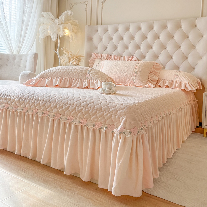 91家纺网 家纺一手货源 找家纺 （总）好儿喜家纺 2025新款雕花牛奶绒床盖四件套-海棠花