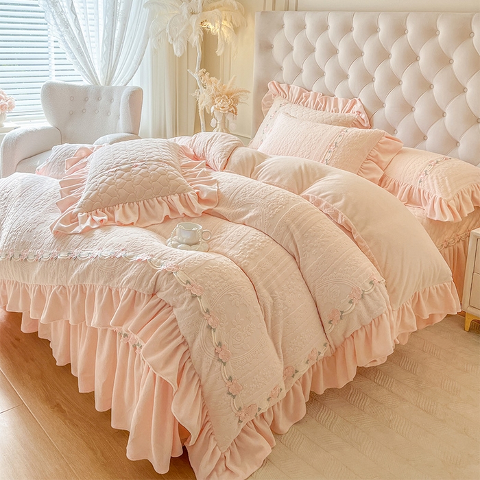 91家纺网 家纺一手货源 找家纺 （总）好儿喜家纺 2025新款雕花牛奶绒床盖四件套-海棠花