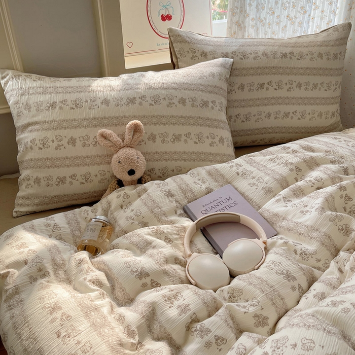 91家纺网 家纺一手货源 找家纺 （总）贝扬思家纺 2025新款亲肤舒适甄选三层纱印花套件系列四件套