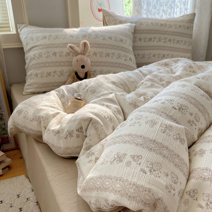 91家纺网 家纺一手货源 找家纺 （总）贝扬思家纺 2025新款亲肤舒适甄选三层纱印花套件系列四件套