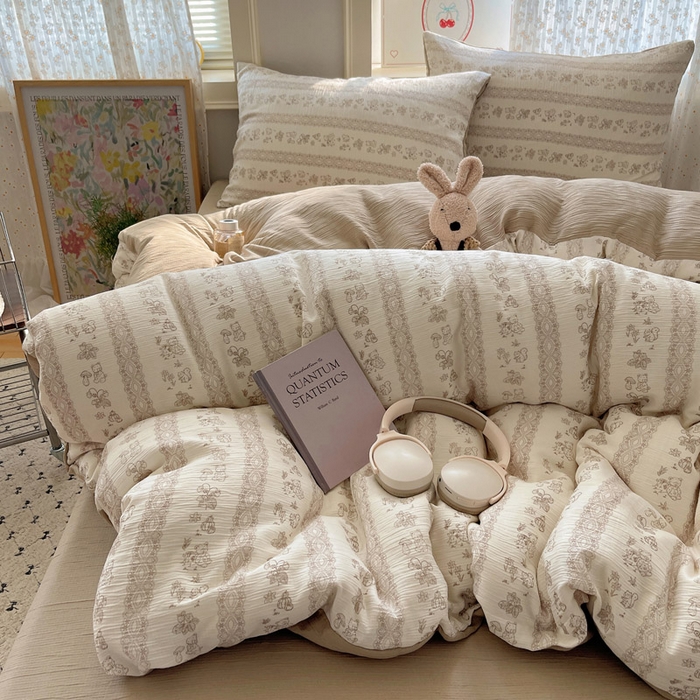 91家纺网 家纺一手货源 找家纺 （总）贝扬思家纺 2025新款亲肤舒适甄选三层纱印花套件系列四件套