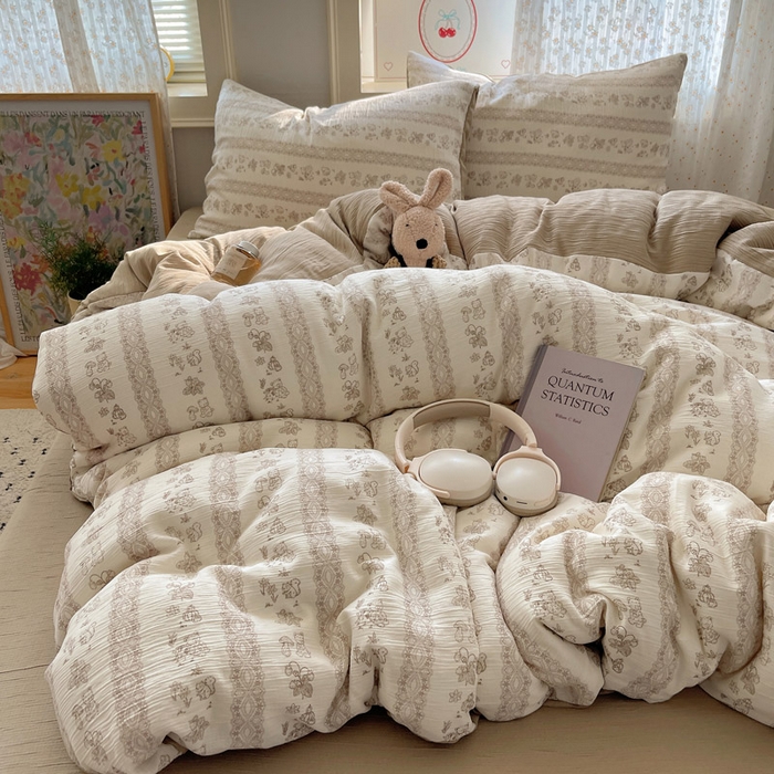 91家纺网 家纺一手货源 找家纺 （总）贝扬思家纺 2025新款亲肤舒适甄选三层纱印花套件系列四件套