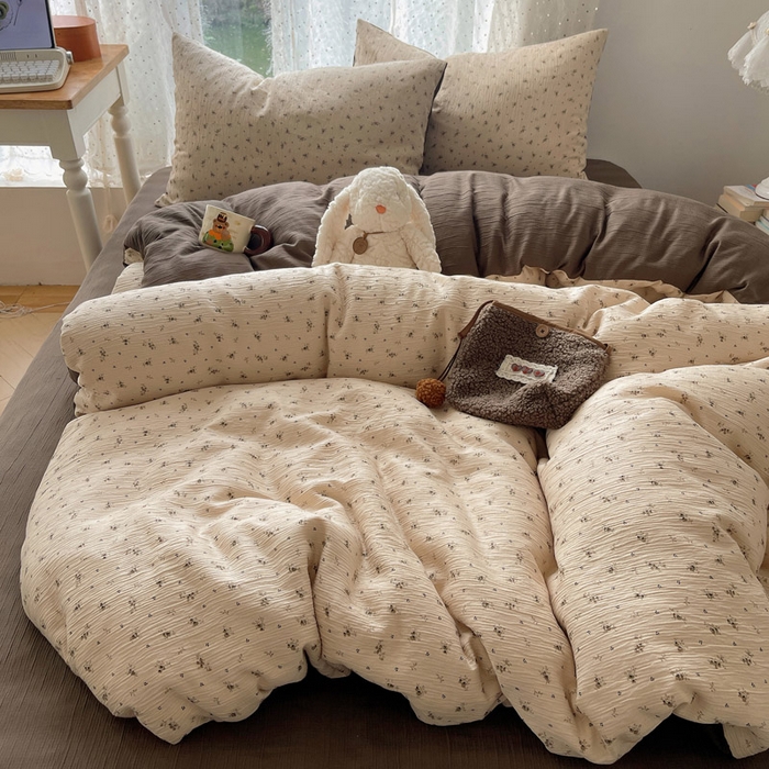 91家纺网 家纺一手货源 找家纺 （总）贝扬思家纺 2025新款亲肤舒适甄选三层纱印花套件系列四件套