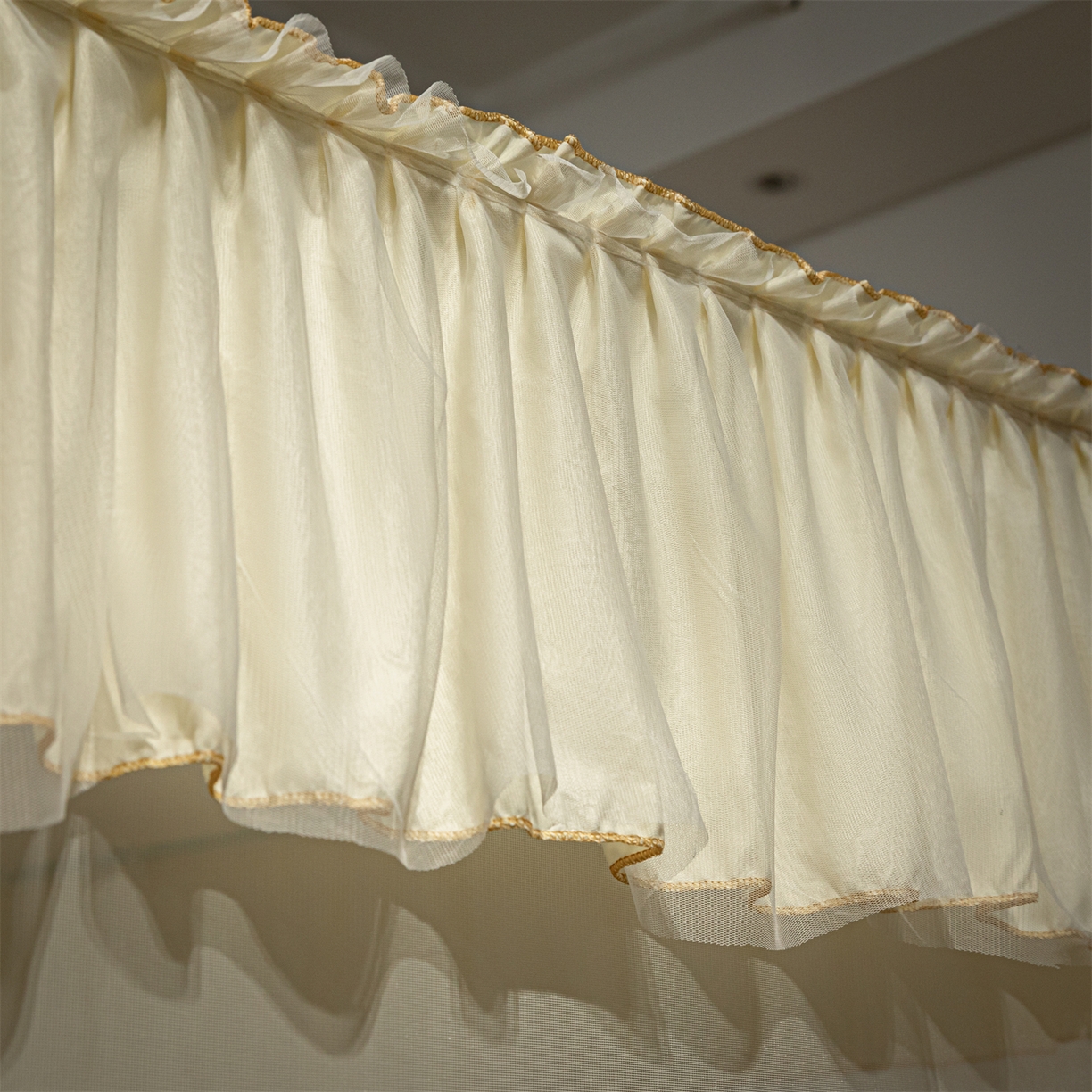 91家纺网 家纺一手货源 找家纺 飞轮海蚊帐 2025新款加厚夹棉遮光防风四季可用蚊帐冬季 保暖 床帘 奶油黄-无遮光帘