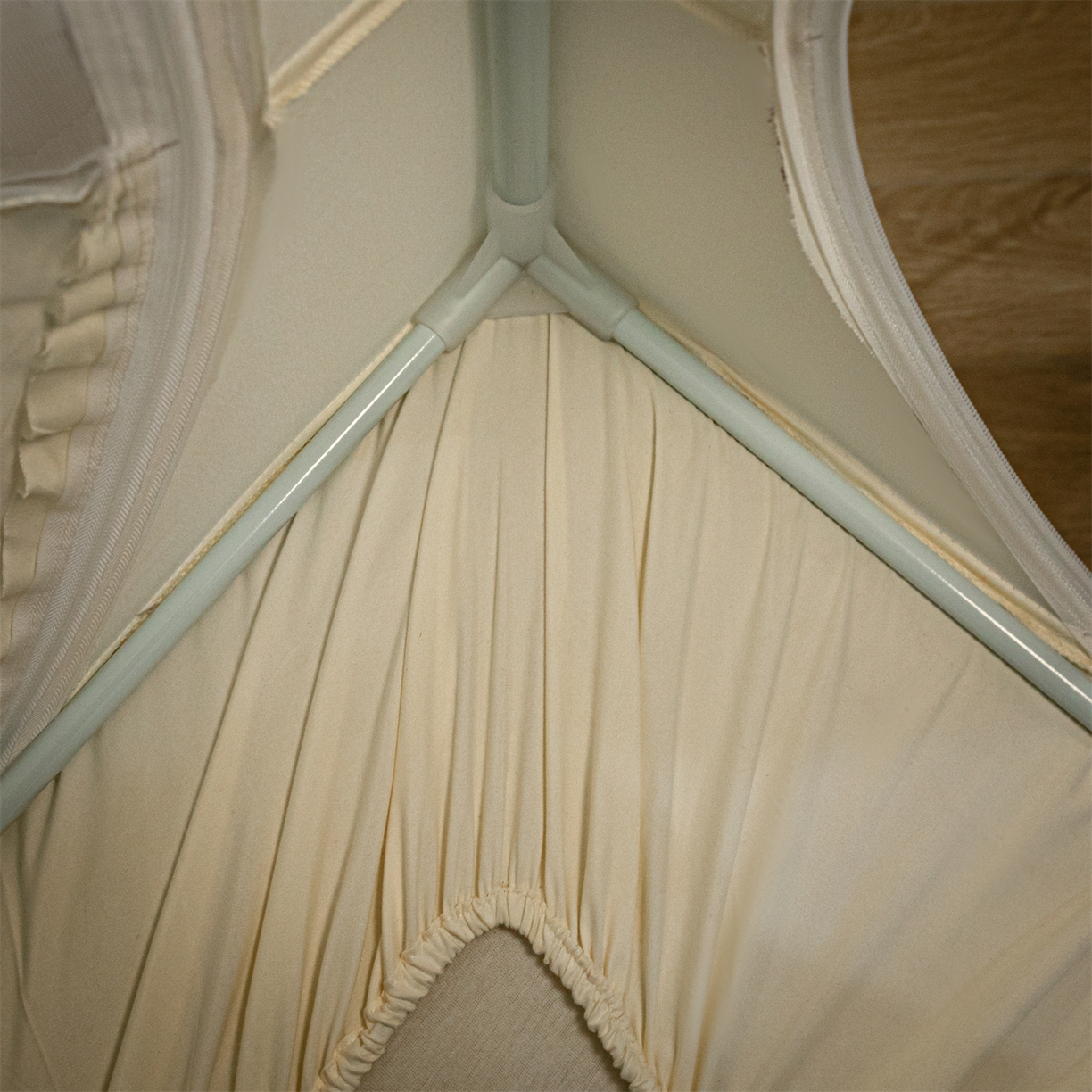 91家纺网 家纺一手货源 找家纺 飞轮海蚊帐 2025新款加厚夹棉遮光防风四季可用蚊帐冬季 保暖 床帘 奶油黄-无遮光帘