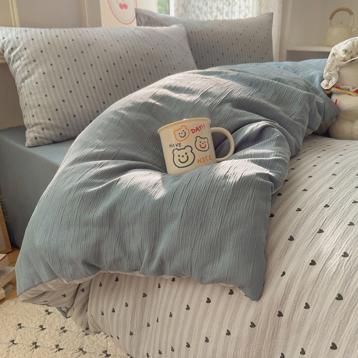 91家纺网 家纺一手货源 找家纺 贝扬思家纺 2025新款亲肤舒适甄选三层纱印花套件系列四件套 雨爱