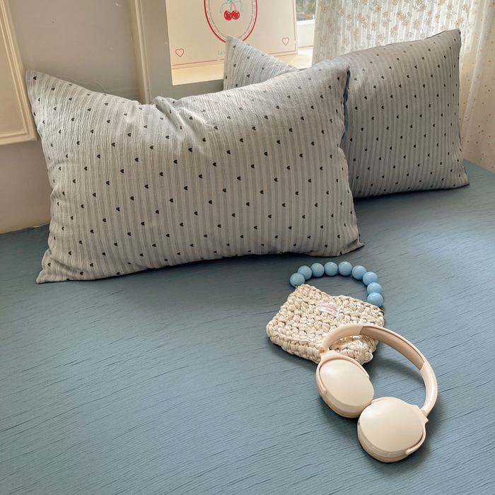 91家纺网 家纺一手货源 找家纺 贝扬思家纺 2025新款亲肤舒适甄选三层纱印花套件系列四件套 雨爱