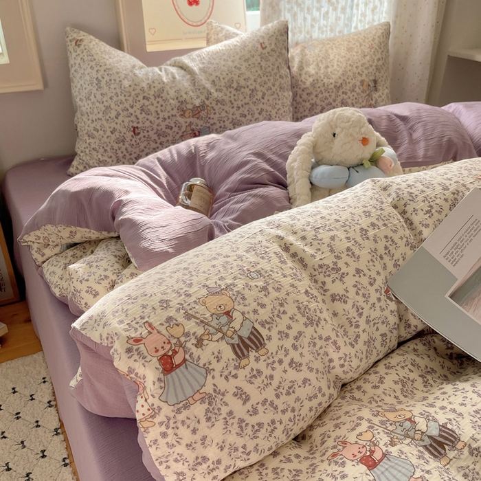 91家纺网 家纺一手货源 找家纺 贝扬思家纺 2025新款亲肤舒适甄选三层纱印花套件系列四件套 圆舞曲