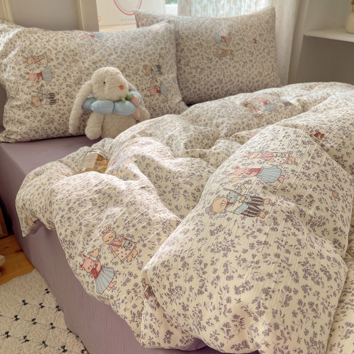 91家纺网 家纺一手货源 找家纺 贝扬思家纺 2025新款亲肤舒适甄选三层纱印花套件系列四件套 圆舞曲