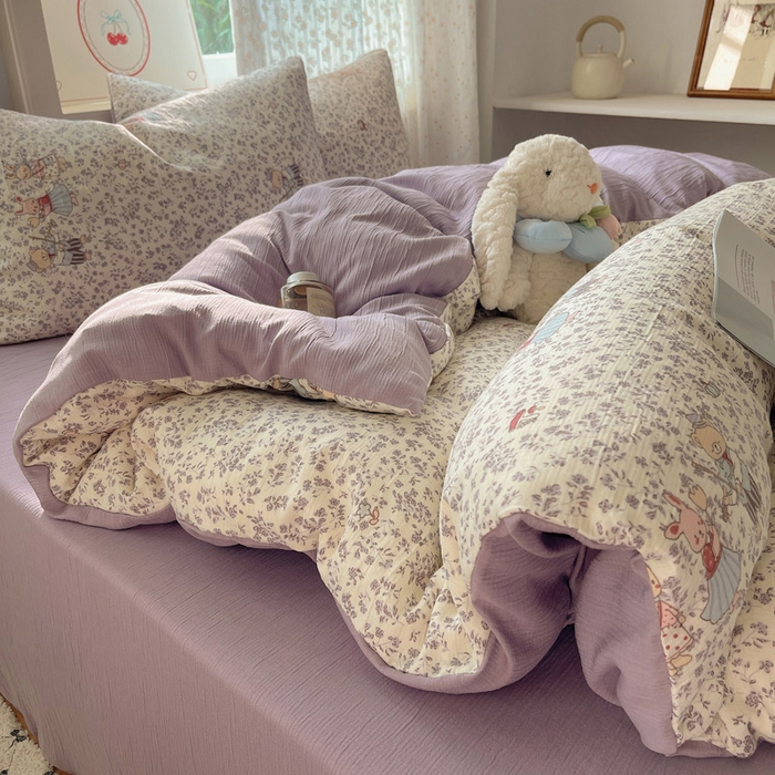 91家纺网 家纺一手货源 找家纺 贝扬思家纺 2025新款亲肤舒适甄选三层纱印花套件系列四件套 圆舞曲