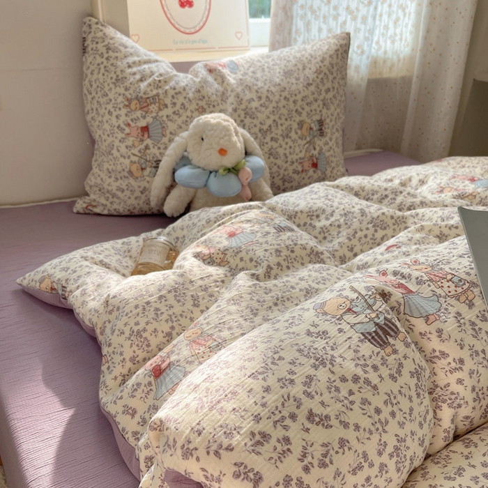 91家纺网 家纺一手货源 找家纺 贝扬思家纺 2025新款亲肤舒适甄选三层纱印花套件系列四件套 圆舞曲