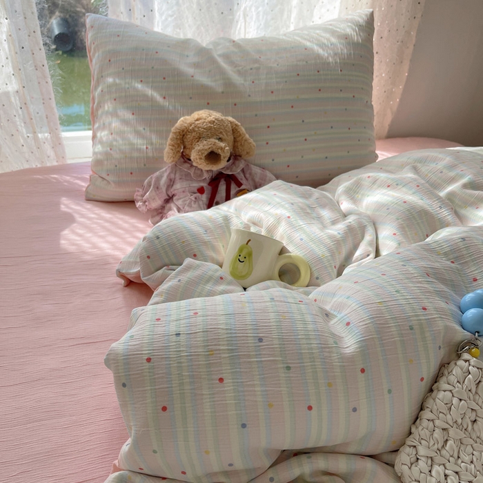 91家纺网 家纺一手货源 找家纺 贝扬思家纺 2025新款亲肤舒适甄选三层纱印花套件系列四件套 彩虹世界