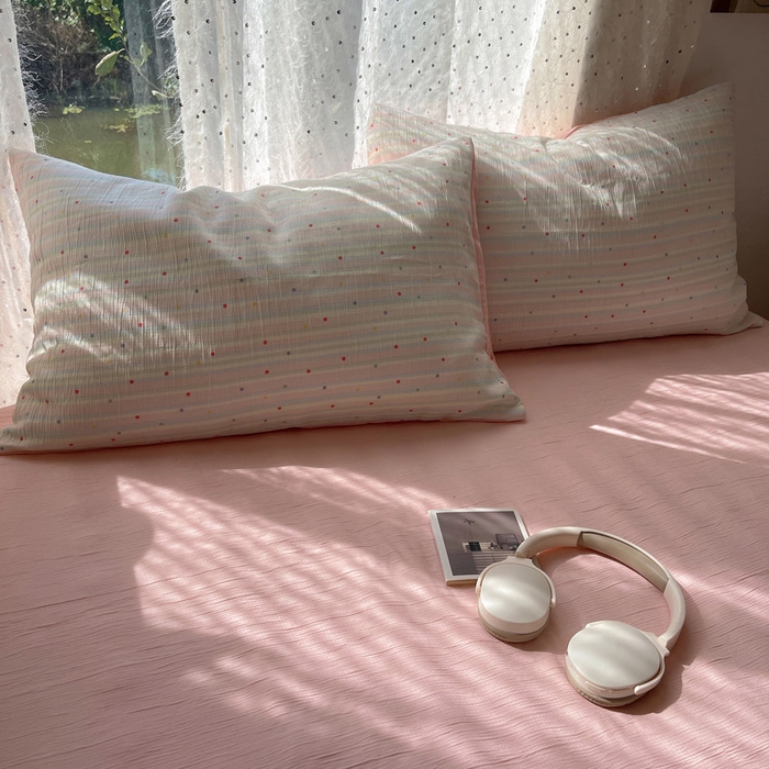 91家纺网 家纺一手货源 找家纺 贝扬思家纺 2025新款亲肤舒适甄选三层纱印花套件系列四件套 彩虹世界