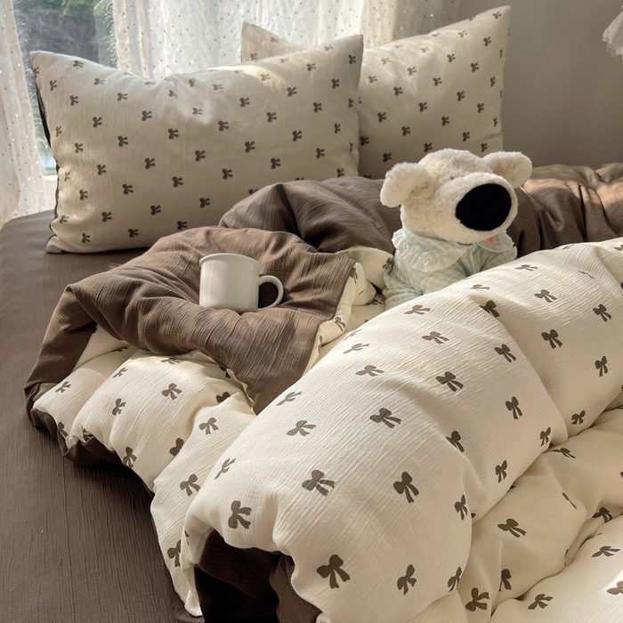 91家纺网 家纺一手货源 找家纺 贝扬思家纺 2025新款亲肤舒适甄选三层纱印花套件系列四件套 碱水结