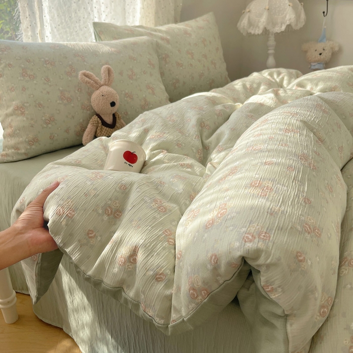 91家纺网 家纺一手货源 找家纺 贝扬思家纺 2025新款亲肤舒适甄选三层纱印花套件系列四件套 玫瑰夜-绿