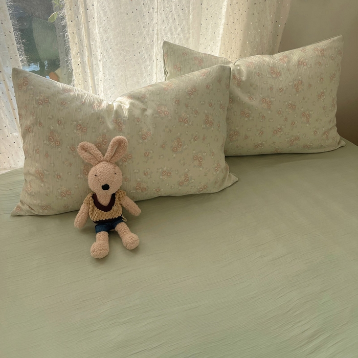 91家纺网 家纺一手货源 找家纺 贝扬思家纺 2025新款亲肤舒适甄选三层纱印花套件系列四件套 玫瑰夜-绿