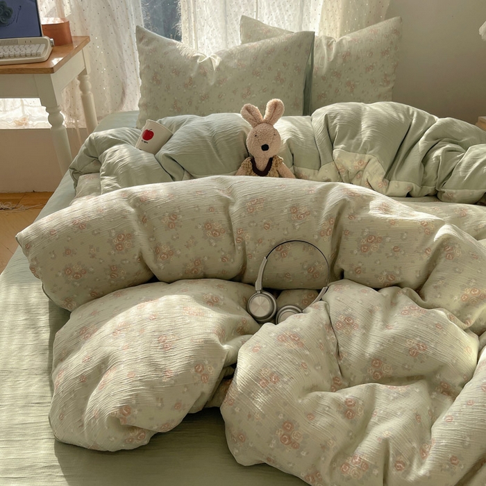 91家纺网 家纺一手货源 找家纺 贝扬思家纺 2025新款亲肤舒适甄选三层纱印花套件系列四件套 玫瑰夜-绿