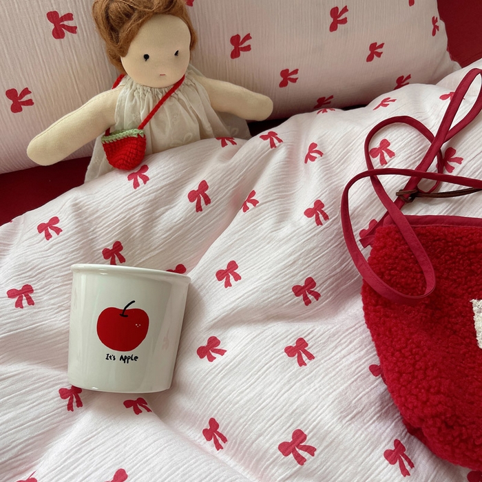 91家纺网 家纺一手货源 找家纺 贝扬思家纺 2025新款亲肤舒适甄选三层纱印花套件系列四件套 莓果结