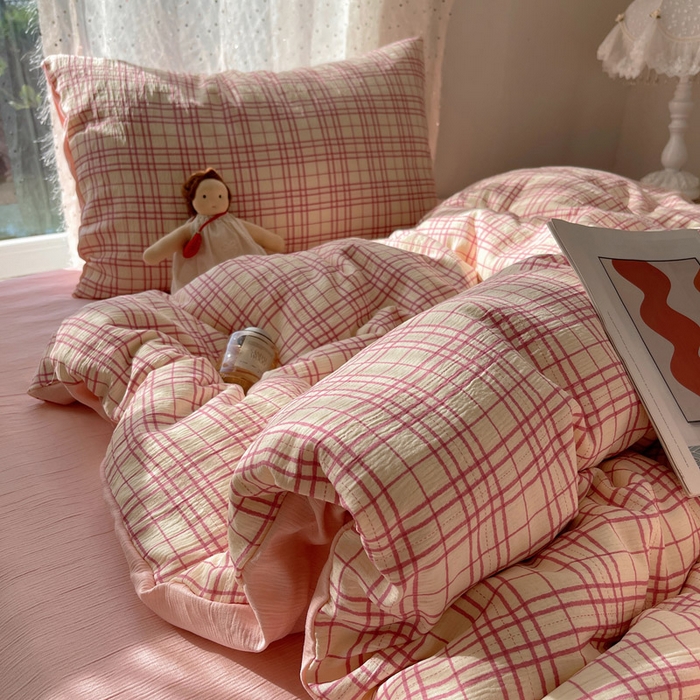 91家纺网 家纺一手货源 找家纺 贝扬思家纺 2025新款亲肤舒适甄选三层纱印花套件系列四件套 梅森粉