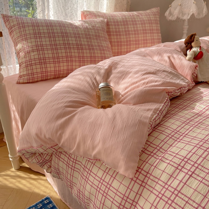 91家纺网 家纺一手货源 找家纺 贝扬思家纺 2025新款亲肤舒适甄选三层纱印花套件系列四件套 梅森粉