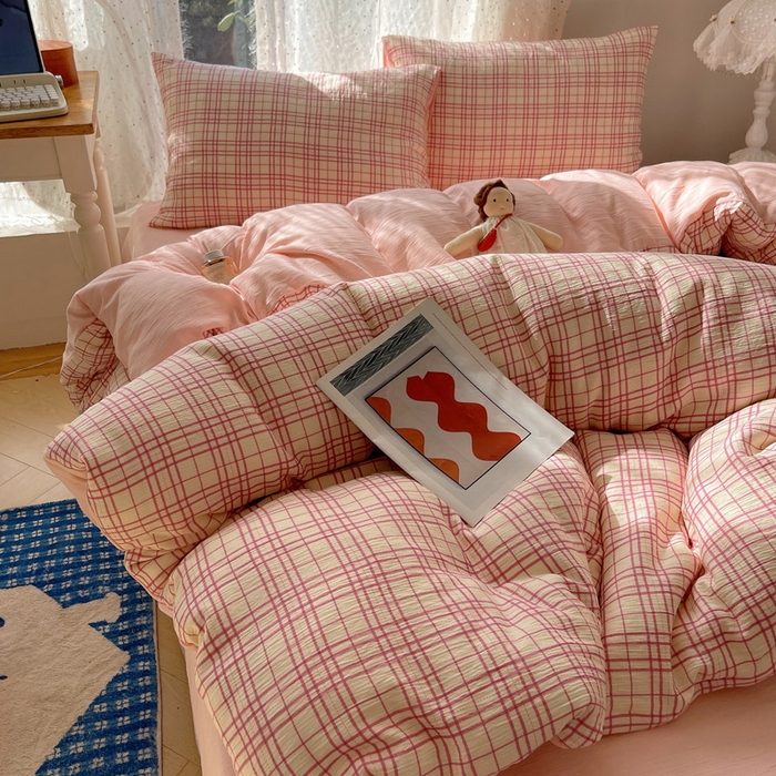 91家纺网 家纺一手货源 找家纺 贝扬思家纺 2025新款亲肤舒适甄选三层纱印花套件系列四件套 梅森粉