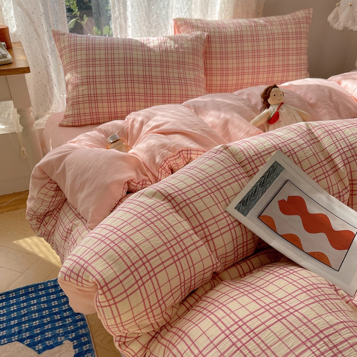 91家纺网 家纺一手货源 找家纺 贝扬思家纺 2025新款亲肤舒适甄选三层纱印花套件系列四件套 梅森粉