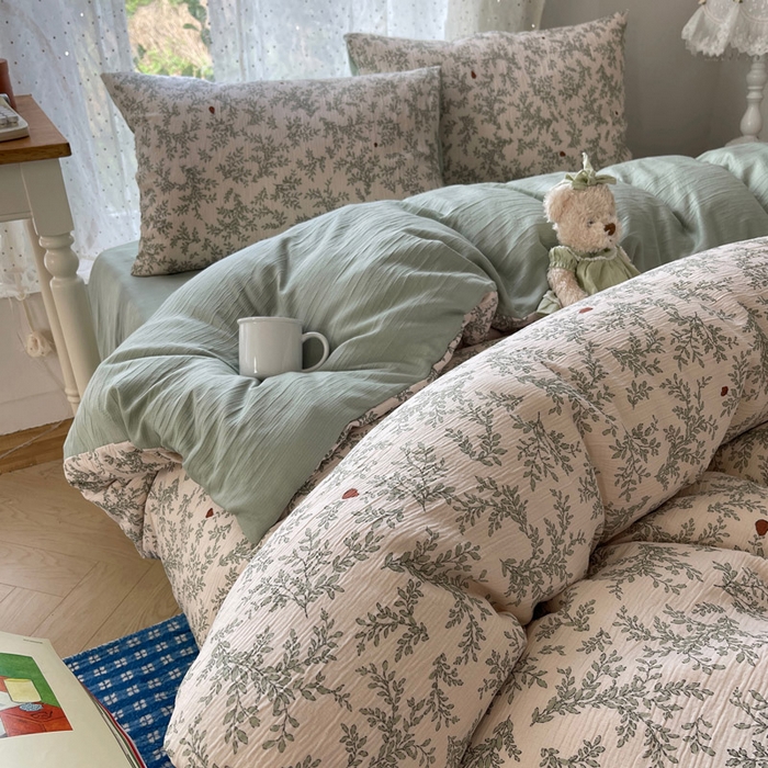 91家纺网 家纺一手货源 找家纺 贝扬思家纺 2025新款亲肤舒适甄选三层纱印花套件系列四件套 秋月梨