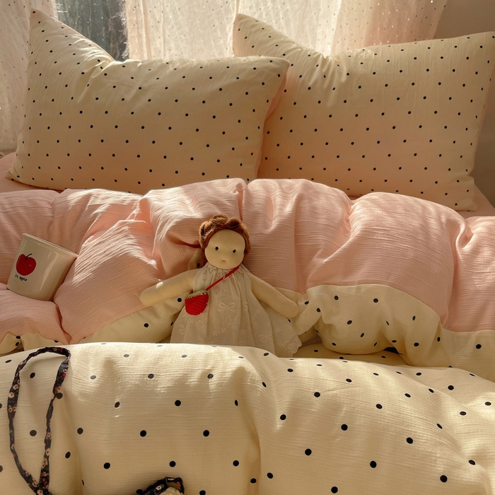 91家纺网 家纺一手货源 找家纺 贝扬思家纺 2025新款亲肤舒适甄选三层纱印花套件系列四件套 小黑豆