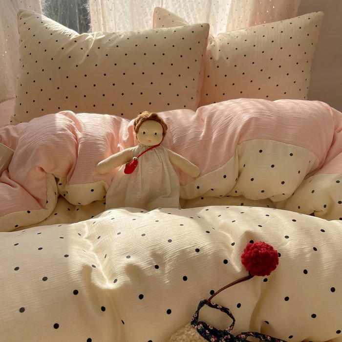 91家纺网 家纺一手货源 找家纺 贝扬思家纺 2025新款亲肤舒适甄选三层纱印花套件系列四件套 小黑豆