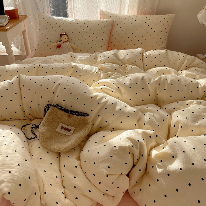 91家纺网 家纺一手货源 找家纺 贝扬思家纺 2025新款亲肤舒适甄选三层纱印花套件系列四件套 小黑豆