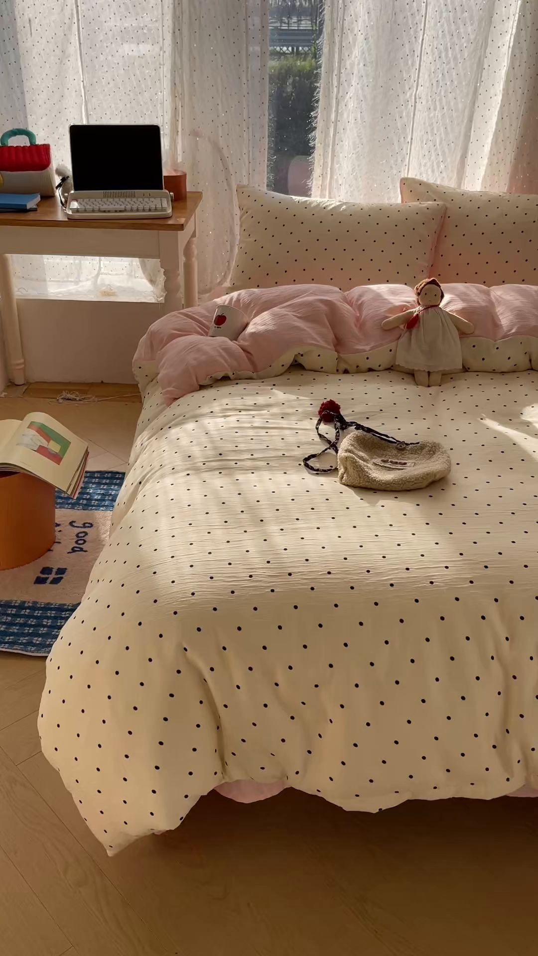 91家纺网 家纺一手货源 找家纺 贝扬思家纺 2025新款亲肤舒适甄选三层纱印花套件系列四件套 小黑豆