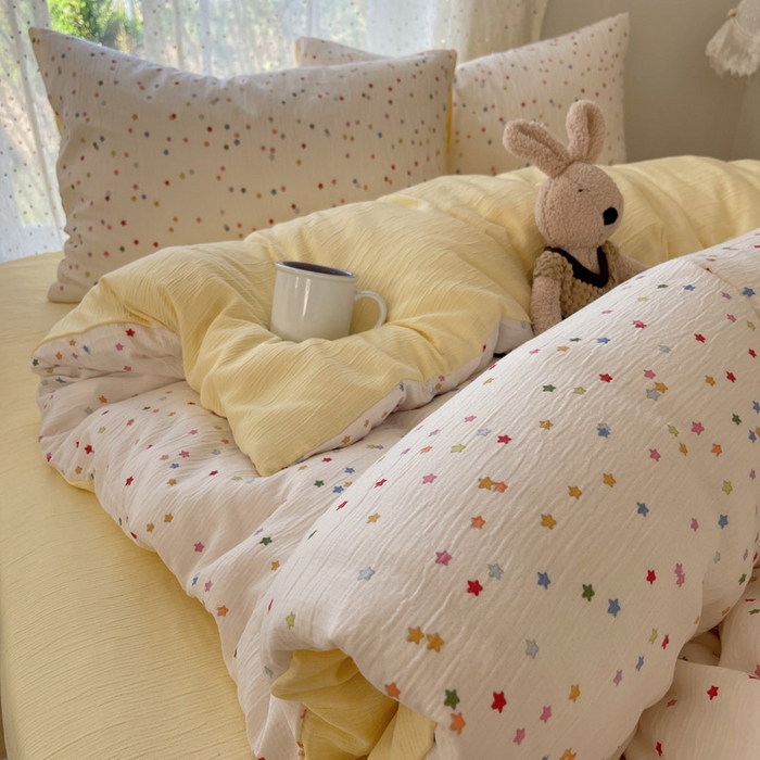 91家纺网 家纺一手货源 找家纺 贝扬思家纺 2025新款亲肤舒适甄选三层纱印花套件系列四件套 幸运星