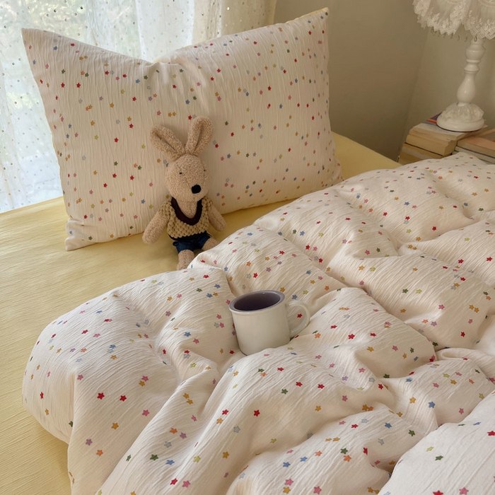 91家纺网 家纺一手货源 找家纺 贝扬思家纺 2025新款亲肤舒适甄选三层纱印花套件系列四件套 幸运星