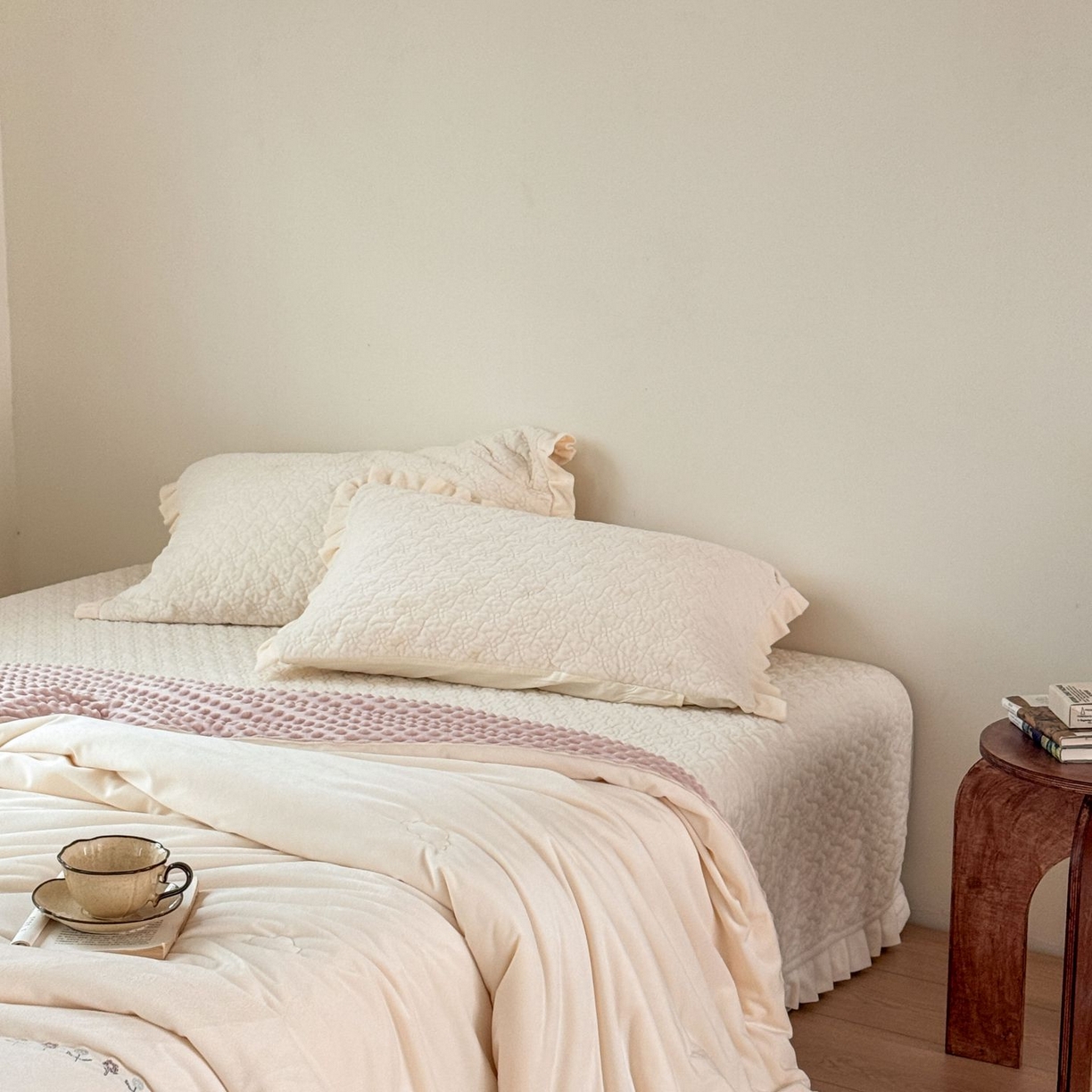 91家纺网 家纺一手货源 找家纺 （总）汇庭 2025秋冬新款铃兰之音绒床盖三件套